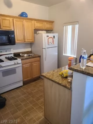 Photo #1: 2340053 Listing