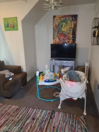 Photo #2: 2340053 Listing