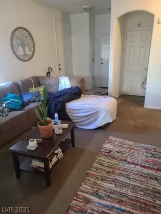 Photo #3: 2340053 Listing