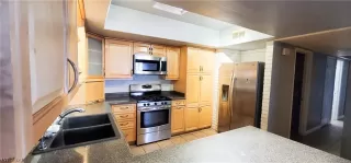 Photo #5: 2340098 Listing