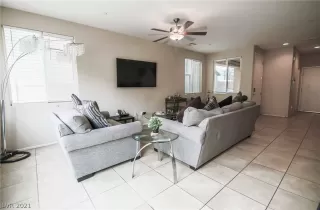 Photo #5: 2340105 Listing 