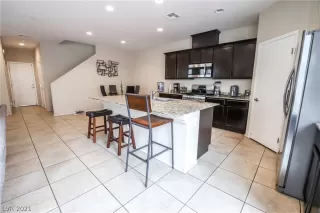 Photo #6: 2340105 Listing 