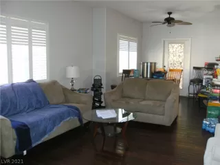 Photo #2: 2340121 Listing