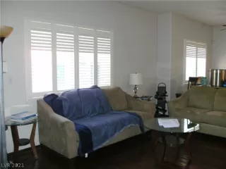 Photo #3: 2340121 Listing