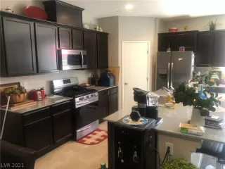 Photo #2: 2340131 Listing