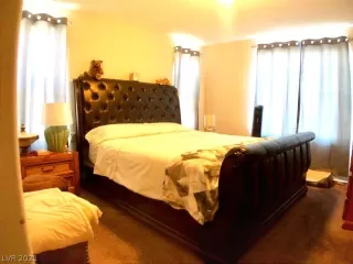 Photo #4: 2340131 Listing