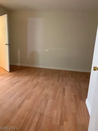 Photo #4: 2340155 Listing 