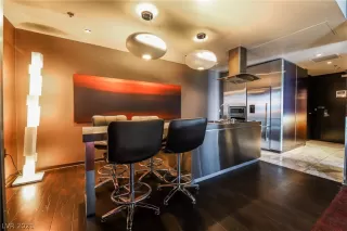 Photo #3: 2340156 Listing