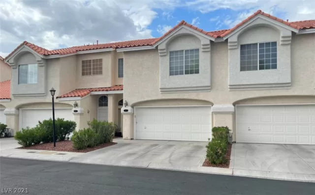 MLS: 2340167 Condo For Sale