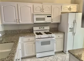 Photo #2: 2340167 Listing