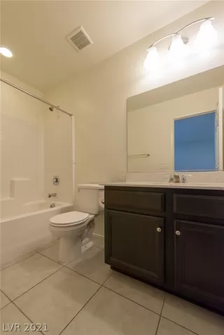 Photo #5: 2340173 Listing 