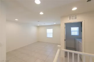 Photo #6: 2340173 Listing 