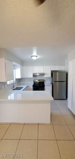 Photo #1: 2340185 Listing 