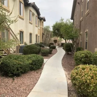 Photo #2: 2340196 Listing