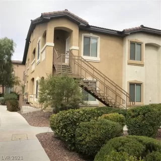 Photo #3: 2340196 Listing