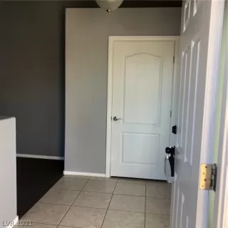 Photo #5: 2340196 Listing