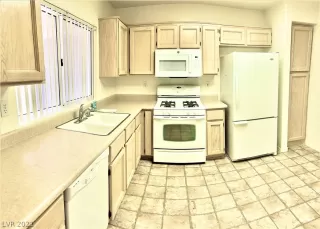 Photo #2: 2340203 Listing 