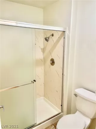 Photo #5: 2340203 Listing 