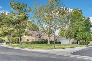 Photo #1: 2340238 Listing