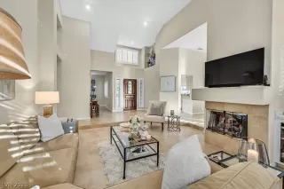 Photo #5: 2340238 Listing