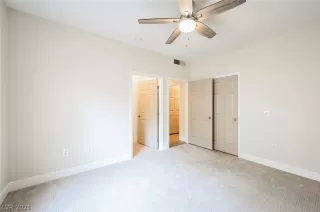 Photo #2: 2340299 Listing