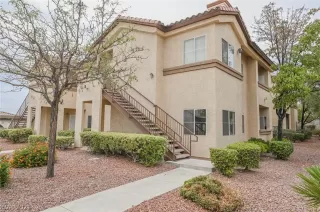 Photo #3: 2340299 Listing