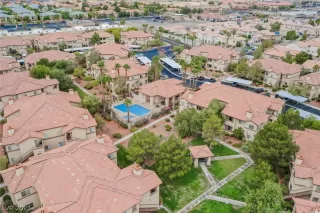 Photo #4: 2340299 Listing