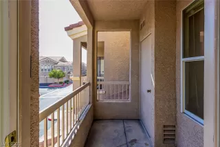 Photo #4: 2340319 Listing