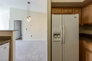 Photo #6: 2340319 Listing