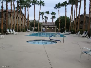 Photo #4: 2340320 Listing