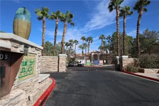 Photo #2: 2340324 Listing