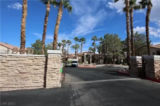 Photo #3: 2340324 Listing