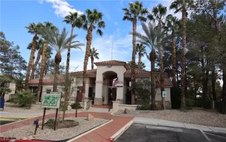 Photo #4: 2340324 Listing