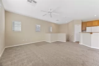 Photo #4: 2340331 Listing