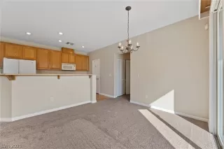 Photo #5: 2340331 Listing