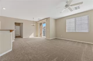 Photo #6: 2340331 Listing