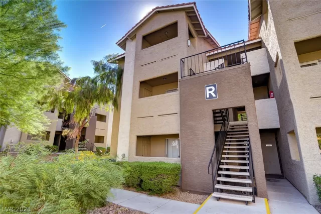 MLS: 2340356 Condo For Sale