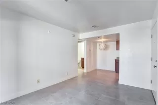 Photo #2: 2340356 Listing