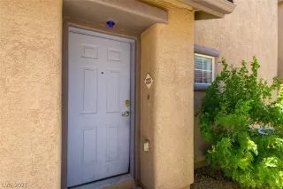 Photo #1: 2340369 Listing 