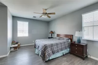 Photo #6: 2340369 Listing 