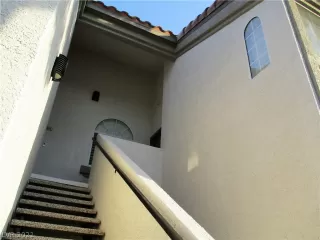 Photo #2: 2340391 Listing 