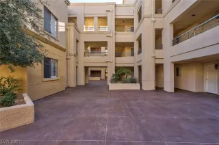 Photo #3: 2340392 Listing