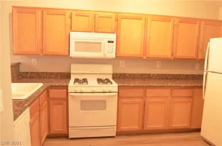 Photo #2: 2340394 Listing