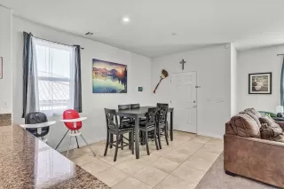 Photo #2: 2340404 Listing