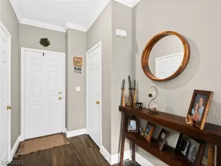 Photo #6: 2340410 Listing 