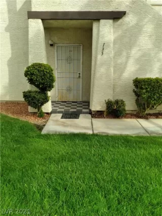 Photo #5: 2340416 Listing