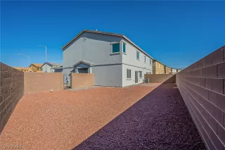 Photo #6: 2340426 Listing