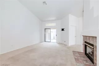 Photo #4: 2340433 Listing