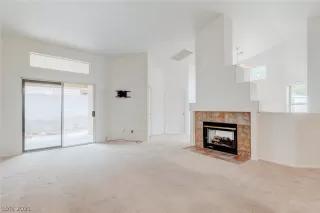 Photo #5: 2340433 Listing