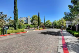 Photo #2: 2340439 Listing